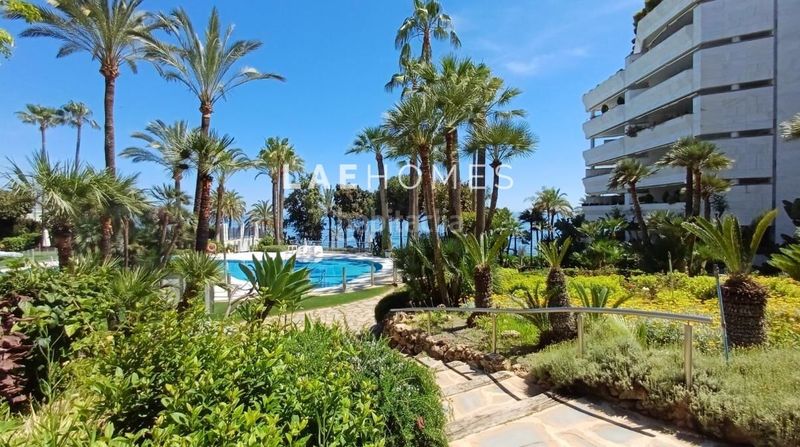 Foto c62b1d2a-e3d7-47a6-8ce4-3aa7a7eccc94. Apartament amb piscina a Divina Pastora Marbella