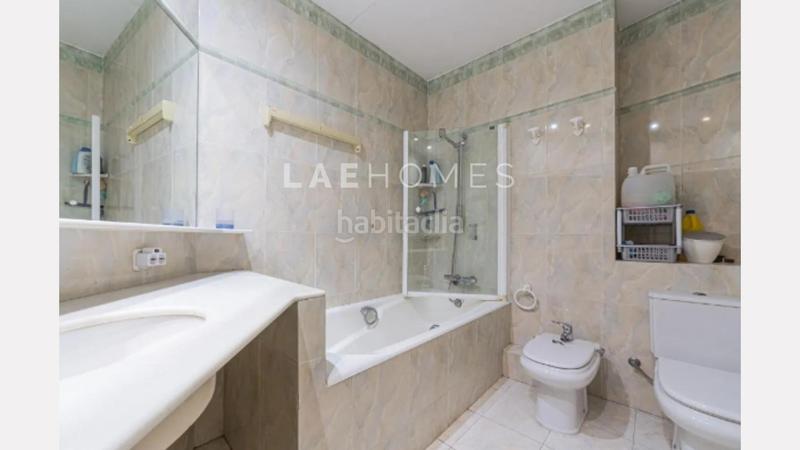 Foto c59d0350-fb95-4501-9b24-ac72d6327e3c. Piso ático en finca regia de 5 habitaciones en el centro , junto plaza cataluña. en Barcelona