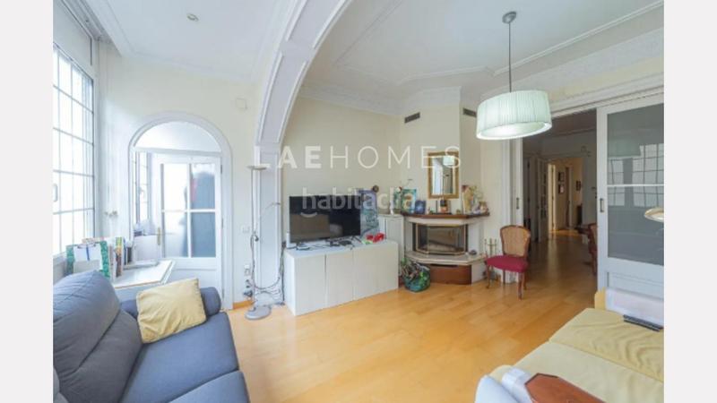 Foto e088a43e-4d7f-4766-96da-300a2d222600. Piso ático en finca regia de 5 habitaciones en el centro , junto plaza cataluña. en Barcelona