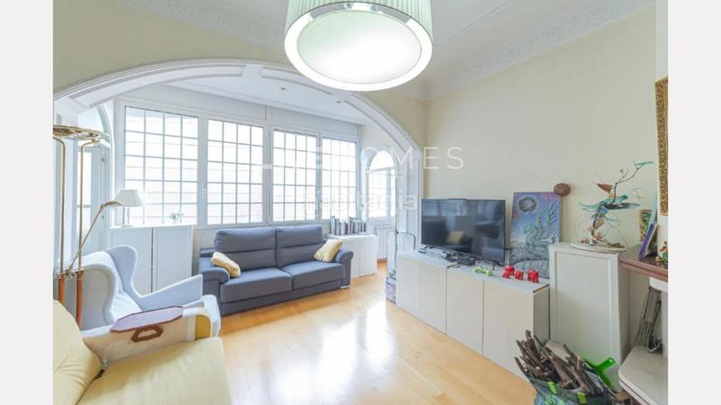 Foto f60ac399-911f-439f-9a0d-0a7dc29f3903. Piso ático en finca regia de 5 habitaciones en el centro , junto plaza cataluña. en Barcelona