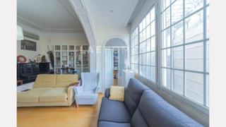 Pis  Rambla catalunya. tico en finca regia de 5 habitaciones en el centro de barcelona