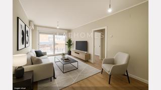 Appartamento  Carrer castillejos. Piso reformado con encanto en finca señorial cerca de la sagrada