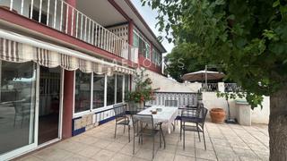 Chalet  Calle de la nandina. Casa en venta en alicante con terreno urbano de 2919m y dos vivi