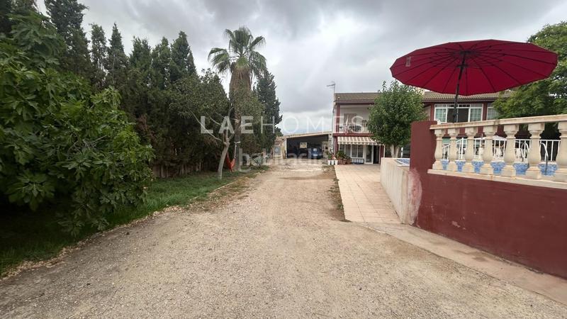 Foto 187f33d5-925a-4656-a416-39dd7324275b. Chalet casa en venta con terreno urbano de 2919m2 y dos viviendas independientes junto a la ermita de san jaime en Alicante