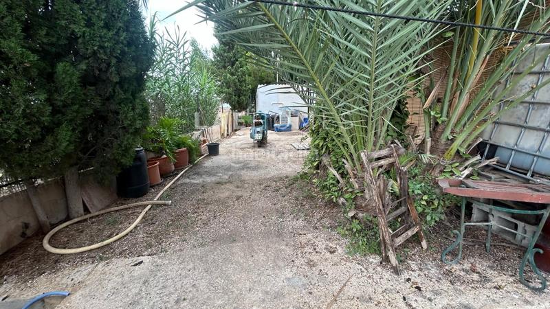 Foto cbe95dfa-03b1-4194-941c-5efeec20e9e1. Chalet casa en venta con terreno urbano de 2919m2 y dos viviendas independientes junto a la ermita de san jaime en Alicante