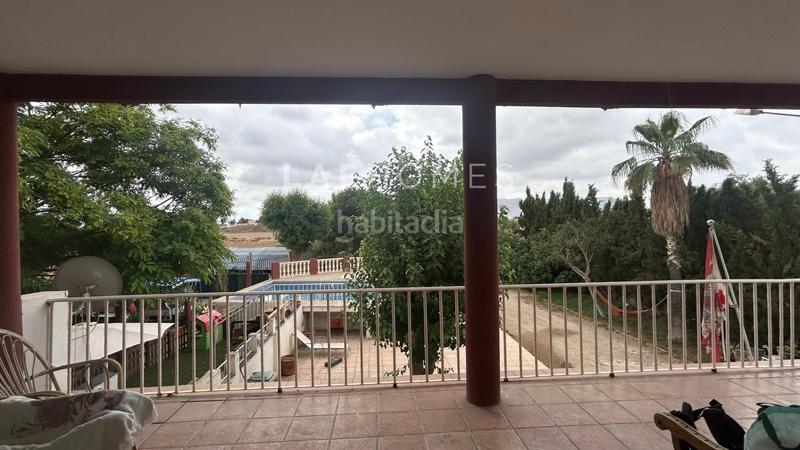 Foto d6d389e8-2094-4066-90bd-2ec116a544ed. Chalet casa en venta con terreno urbano de 2919m2 y dos viviendas independientes junto a la ermita de san jaime en Alicante