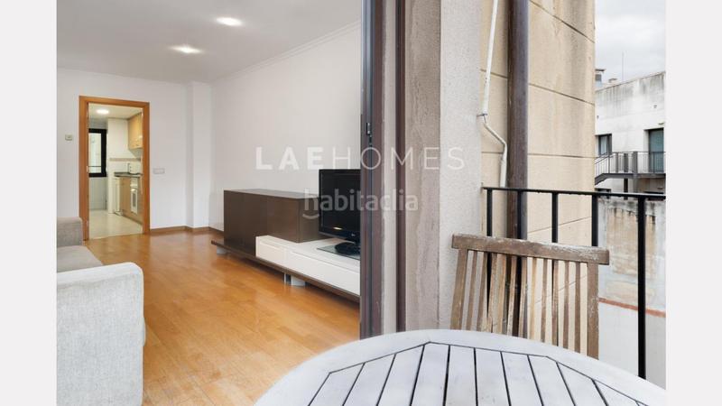 Foto b45eb579-c65f-45d9-8e48-3e098e301703. Piso vive el encanto del casco antiguo con todas las comodidades modernas! en Barcelona