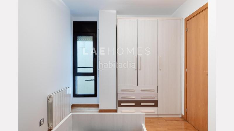 Foto f07d11c2-9124-4f95-b88b-54b0e2dbab6e. Piso vive el encanto del casco antiguo con todas las comodidades modernas! en Barcelona