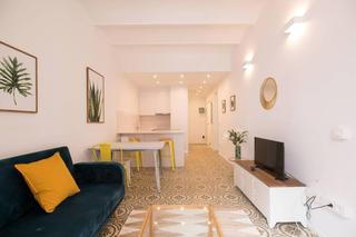 Lloguer Pis  Carrer aliga. Piso de 2 habitaciones dobles y balcón disponible en sants, barc