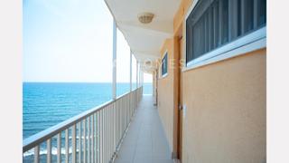 Pis  Jaume i el conqueridor. Apartamento en primera línea de playa en el campello con vistas
