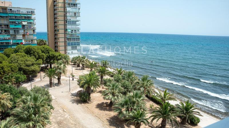 Foto 1a2c5be5-eaee-4fd8-a0d3-1fde1e59c17b. Piso apartamento en primera línea de playa en el campello con vistas panorámicas al mar en Campello (el)