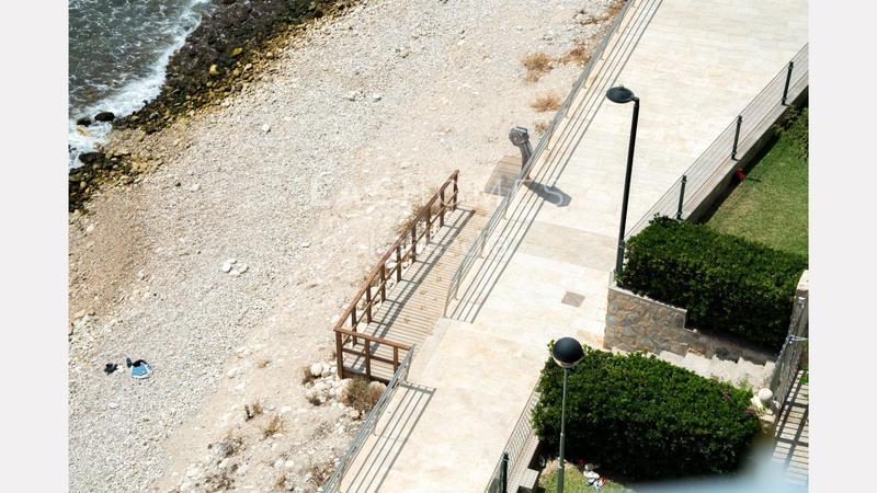 Foto 4434d531-d083-4140-a024-6e1517cdc9e9. Piso apartamento en primera línea de playa en el campello con vistas panorámicas al mar en Campello (el)