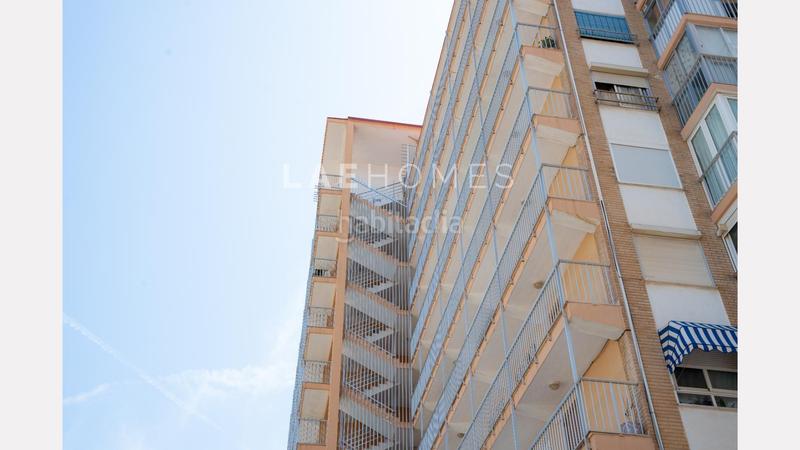 Foto 52a4db47-2fcf-4c10-b673-3c46a16dfe50. Piso apartamento en primera línea de playa en el campello con vistas panorámicas al mar en Campello (el)