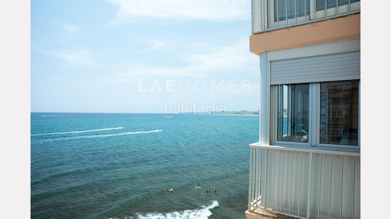 Foto 8ff97b82-1653-45a0-a809-882a765068a7. Piso apartamento en primera línea de playa en el campello con vistas panorámicas al mar en Campello (el)