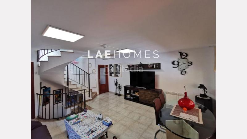 Foto 75a2352a-708e-4c42-82a1-5bfe46a6ead3. Casa adosada encantadora casa adosada con jardín privado y garaje, a pocos minutos del mar! costa dorada , tarragona en Creixell