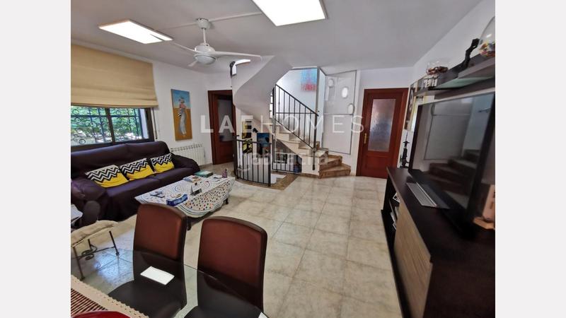 Foto f49379dd-d4fa-4ed7-9712-4e55b0a994ed. Casa adosada encantadora casa adosada con jardín privado y garaje, a pocos minutos del mar! costa dorada , tarragona en Creixell