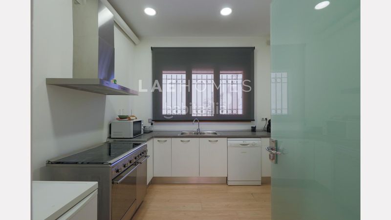 Foto d0841a56-0669-4a87-88ea-0c83dc014ded. Affitto edificio in Centre - Estació Sant Cugat del Vallès