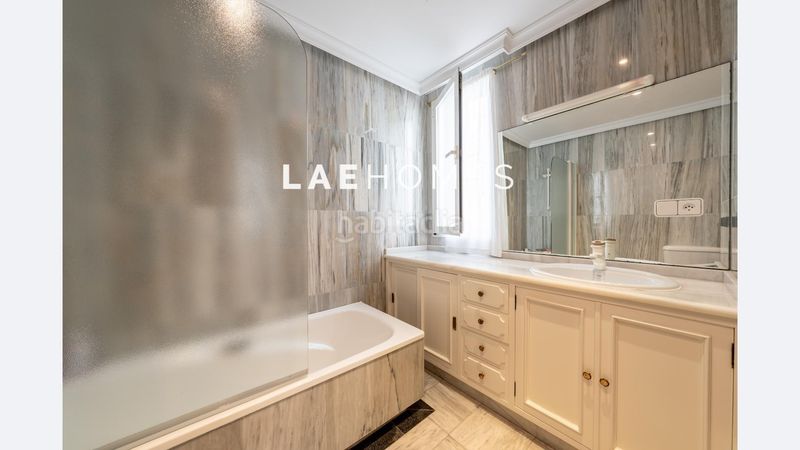 Foto 1b041749-4d79-4ac5-91d1-bf898d6f980c. Apartament amb calefacció aparcament a Playa Bajadilla - Puertos Marbella