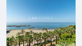 Apartamento en Playa Bajadilla - Puertos. Magnifico piso en primera línea del mar en el centro de marbella