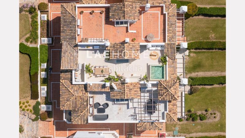 Foto fcb91734-1036-442c-a510-fd21ef3b8377. Casa a schiera con parcheggio in Aloha Marbella