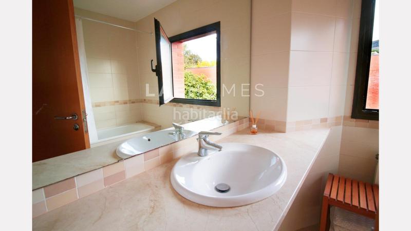 Foto cf8d0bc8-fc42-4fde-ab4e-66488896275d. Doppelhaus mit heizung parking pool in Ametlla del Vallès (L´)