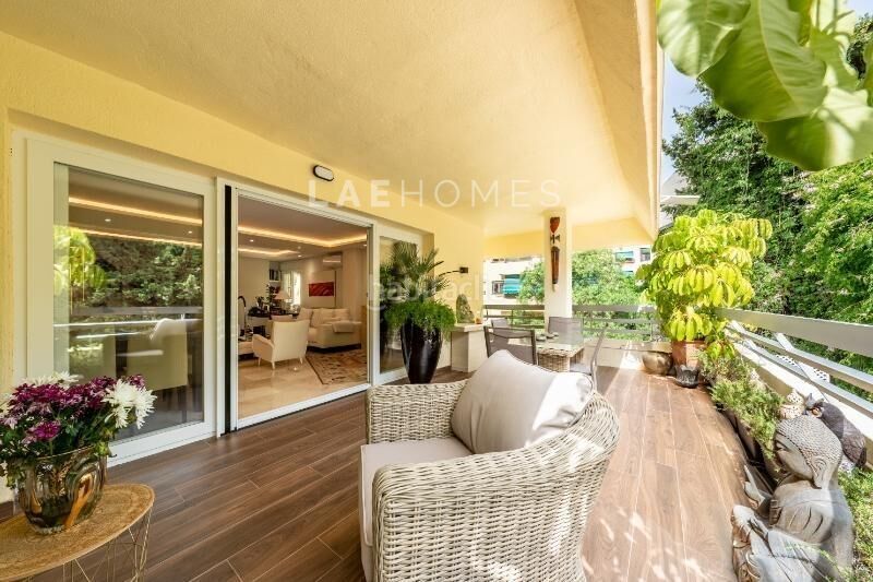 Foto 20e6101a-fedb-4731-ac29-838a4d956f03. Piso  reformado con vistas al parque. en Playa Bajadilla - Puertos Marbella