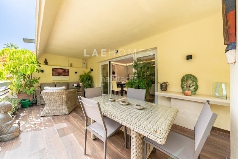 Foto 50e142b6-0bdf-40f5-b9c1-3e1f97509636. Piso  reformado con vistas al parque. en Playa Bajadilla - Puertos Marbella