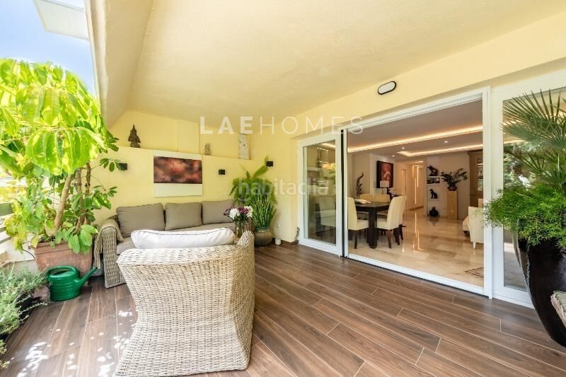 Foto 8b24f355-ed4a-407e-9887-353d38169970. Piso  reformado con vistas al parque. en Playa Bajadilla - Puertos Marbella