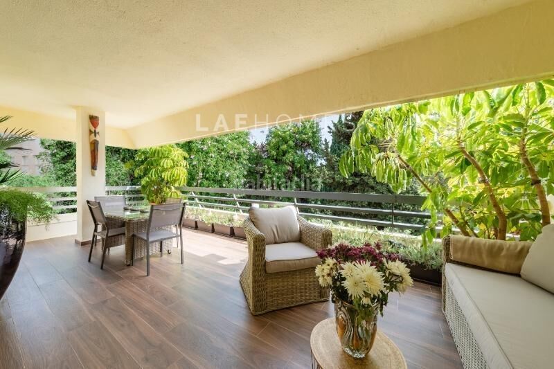Foto 91bd80cb-ab11-4d4e-81d1-a1f39ae3d0a0. Piso  reformado con vistas al parque. en Playa Bajadilla - Puertos Marbella