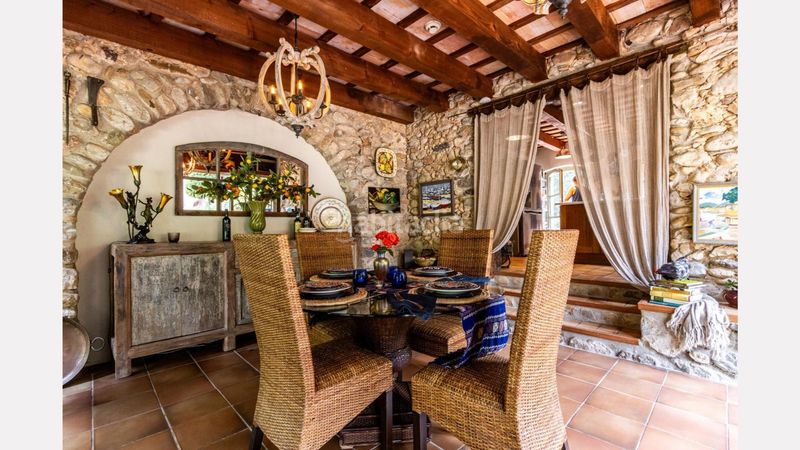 Foto 1ce99f46-88f1-462f-ba66-f9c7f75cedb9. Masia amb aparcament piscina a Esponellà