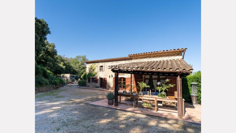 Foto 1d368c32-457b-404e-bc20-c563a9a782d2. Masia amb aparcament piscina a Esponellà