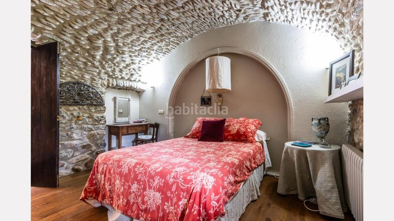 Foto 2e216967-27da-40c9-bc46-e34ab51b150c. Masia amb aparcament piscina a Esponellà