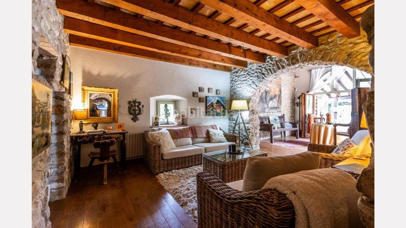 Foto 312b767f-6783-4fd9-b006-f4e7890ba1d1. Masia amb aparcament piscina a Esponellà