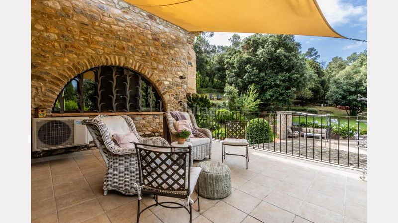 Foto 64b7b88b-ecf6-47cb-b363-71fe7f952b16. Masia amb aparcament piscina a Esponellà