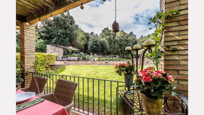 Foto 65331f0a-e1ee-4b39-9351-3751ee7546a6. Masia amb aparcament piscina a Esponellà