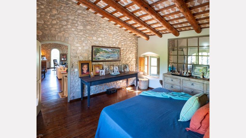 Foto 7e0937e9-b51b-4a83-88db-06b4df2548c8. Masia amb aparcament piscina a Esponellà