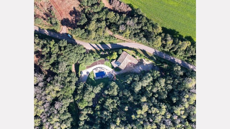 Foto a1259036-378e-4468-9849-d0d633bd89df. Masia amb aparcament piscina a Esponellà