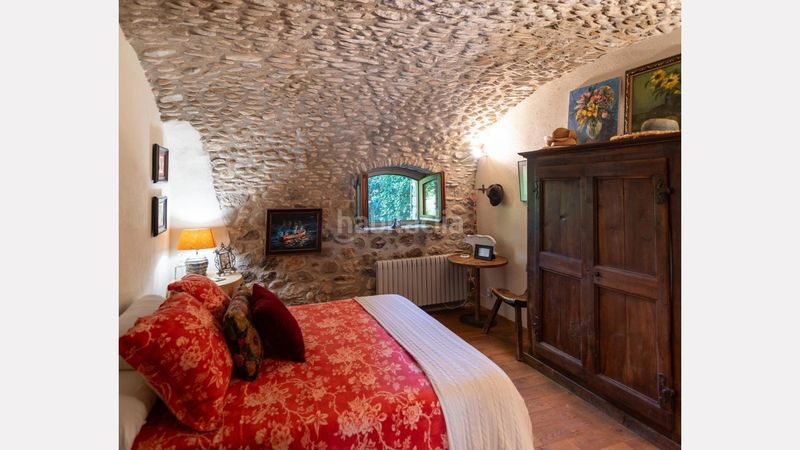 Foto b8e28dcc-df87-4712-af0c-6585780a2063. Masia amb aparcament piscina a Esponellà