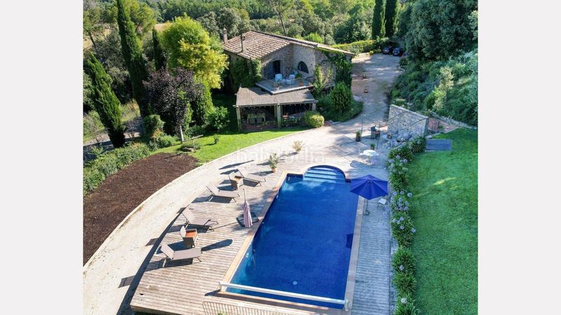 Foto e27fb09f-e2e6-4542-ac40-df2bb8a96f55. Masia amb aparcament piscina a Esponellà