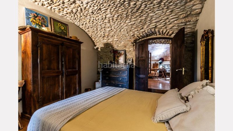 Foto ebd8190a-b12b-4385-9e23-25d31becd2cc. Masia amb aparcament piscina a Esponellà