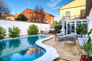 Casa in Nuevo Bulevar. Chalet en mairena con piscina privada