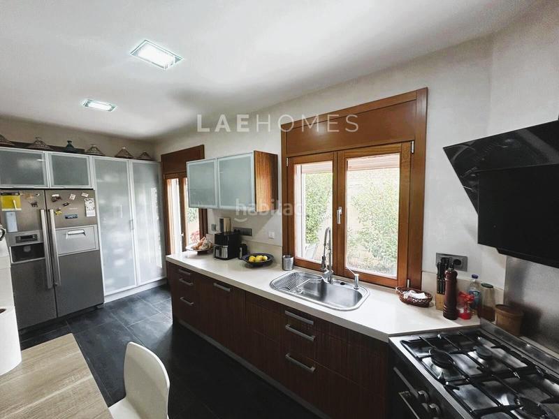 Foto 6c017b97-16e8-49b7-9a54-3e3309d62977. House with parking pool in Nuevo Bulevar Mairena del Aljarafe