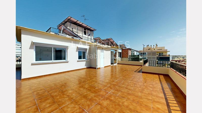 Foto ab416b9e-c7bf-42e9-bc09-561dc9a7ab77. Ático  con terraza de 79 m2 en el centro en Marbella