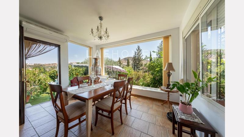 Foto f0edbe06-3e0a-4bee-9a62-455dadc714e7. Mas avec parking dans Coín