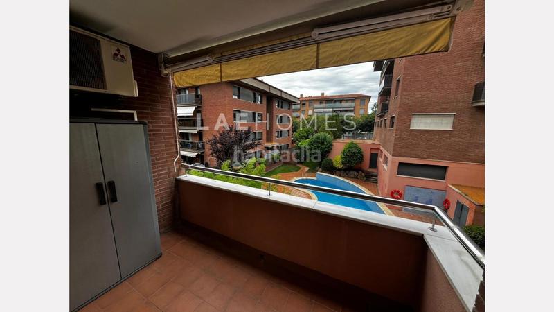 Foto fa1e84c2-d305-4330-8ee7-5e4546208e8f. Alquiler piso agradable piso de 3 habitaciones en collfavá, sant cugat del vallés en Sant Cugat del Vallès