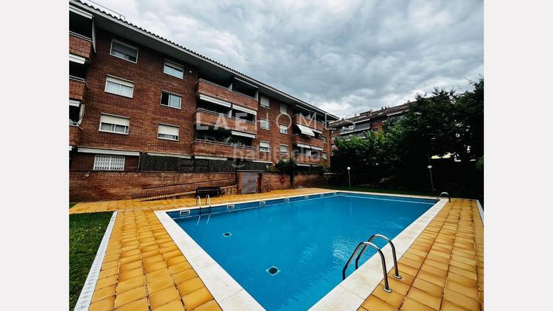 Foto 6737517b-7289-4330-9f5c-f96c7b3988ba. Lloguer pis amb calefacció aparcament piscina a Coll Favà Sant Cugat del Vallès