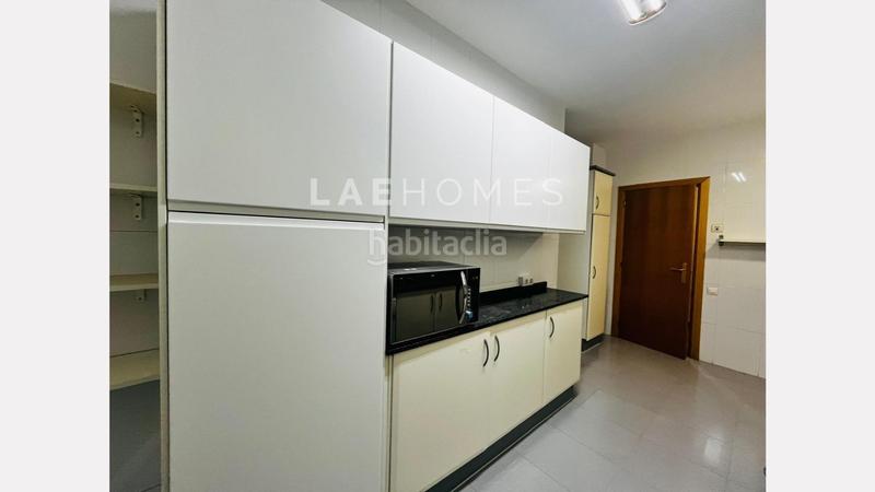 Foto 6ad87434-ddc9-4985-92a4-0ff7b3a53335. Rent flat with heating parking pool in Coll Favà Sant Cugat del Vallès