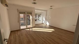 Rent Flat in Ensanche-Diputación. Alquiler de piso céntrico junto a la estación de tren  3 dormito