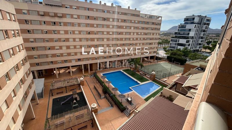 Foto aea62017-15a7-41ea-99b3-e74d45f6be11. Pis amb piscina a Paus - Polígono San Blas Alicante