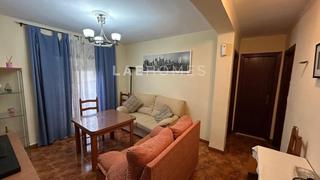 Piso en El Plantinar - Avda. La Paz - El Juncal. Piso en zona con alta demanda, con terraza y 3 dormitorios listo